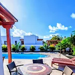 Marina1 *